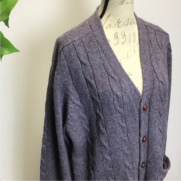 v i n t a g e ::
classic sweater - Picture 3 of 7